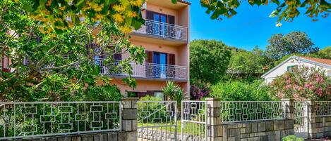 Jardines del alojamiento