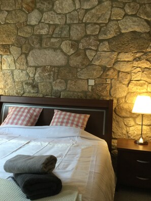 2 室のベッドルーム、セーフティボックス (室内)、アイロン / アイロン台、WiFi