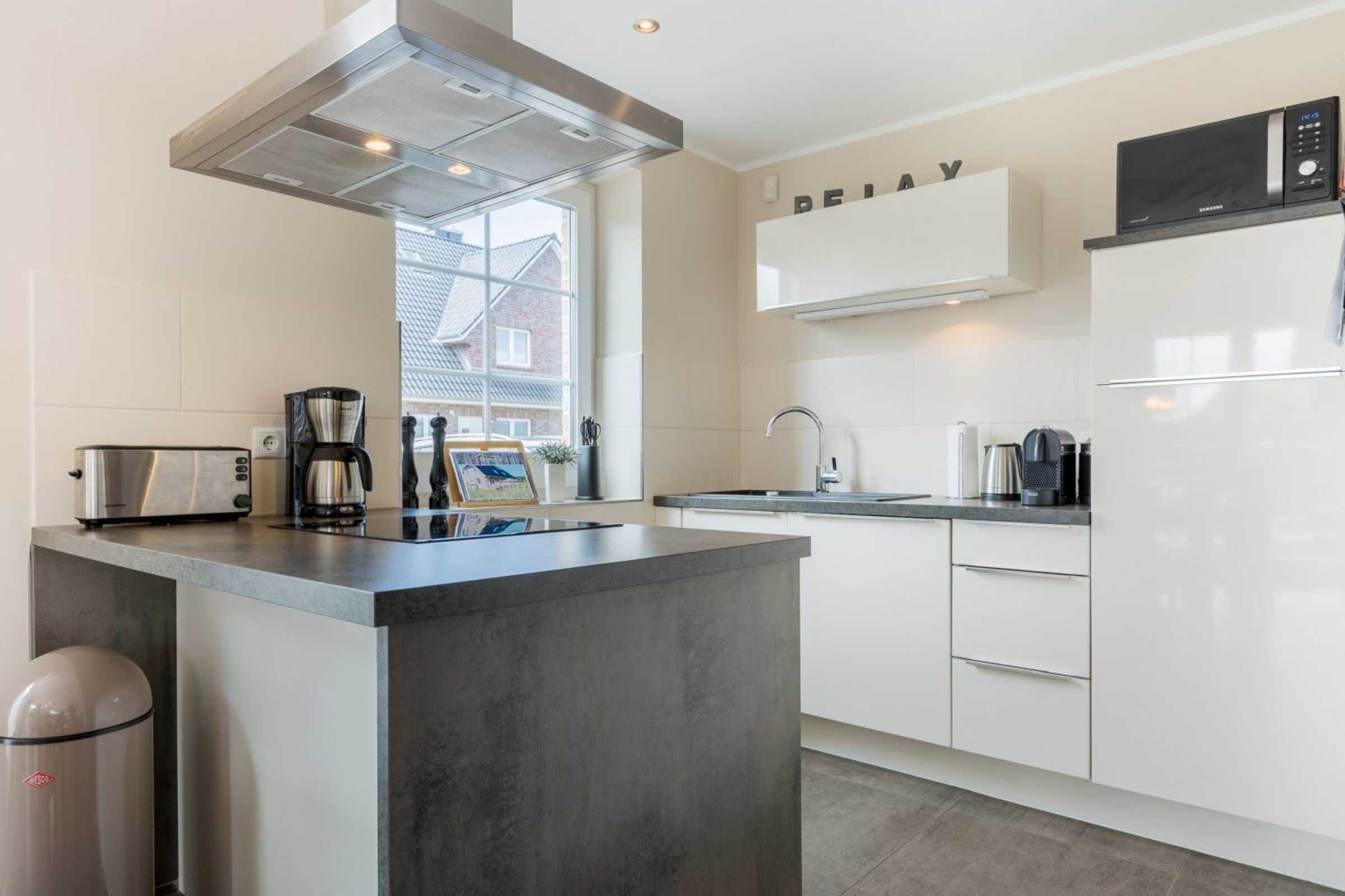 Kühlschrank, Mikrowelle, Ofen, Geschirrspüler