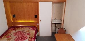 1 camera