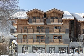 Exterior - Wifi, 200m from shops, fitness, swimming pool, sauna, hammam, balcony, parking, tv, ski locker, 60m² (Samoëns)