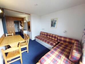 Living area - Ski-in/ski-out & foot of the slopes, 8th floor, view valley, tv, 25m², Les Arcs (Les Arcs)