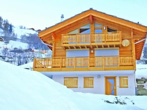 Exterior - Chalet, 350m from shops, balcony, fireplace or stove, parking, tv, 150m², Thyon (Hérémence)
