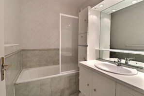 Bathtub