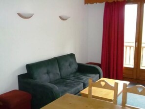 Living area - 300m from resort center, 2nd floor, view mountain, tv, 43m², Orcières Merlette 1850 (Orcières)
