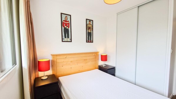 1 bedroom, WiFi, bed sheets