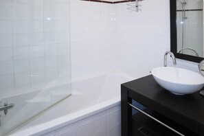 Bathtub