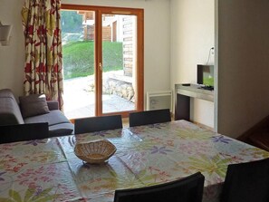 Interior - 200m from shops, swimming pool, sauna, hammam, terrace, balcony, ski locker, 43m², Les Orres (Les Orres)