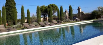 Accommodation in Drôme provençale in an 18th century farmhouse with swimming pool
