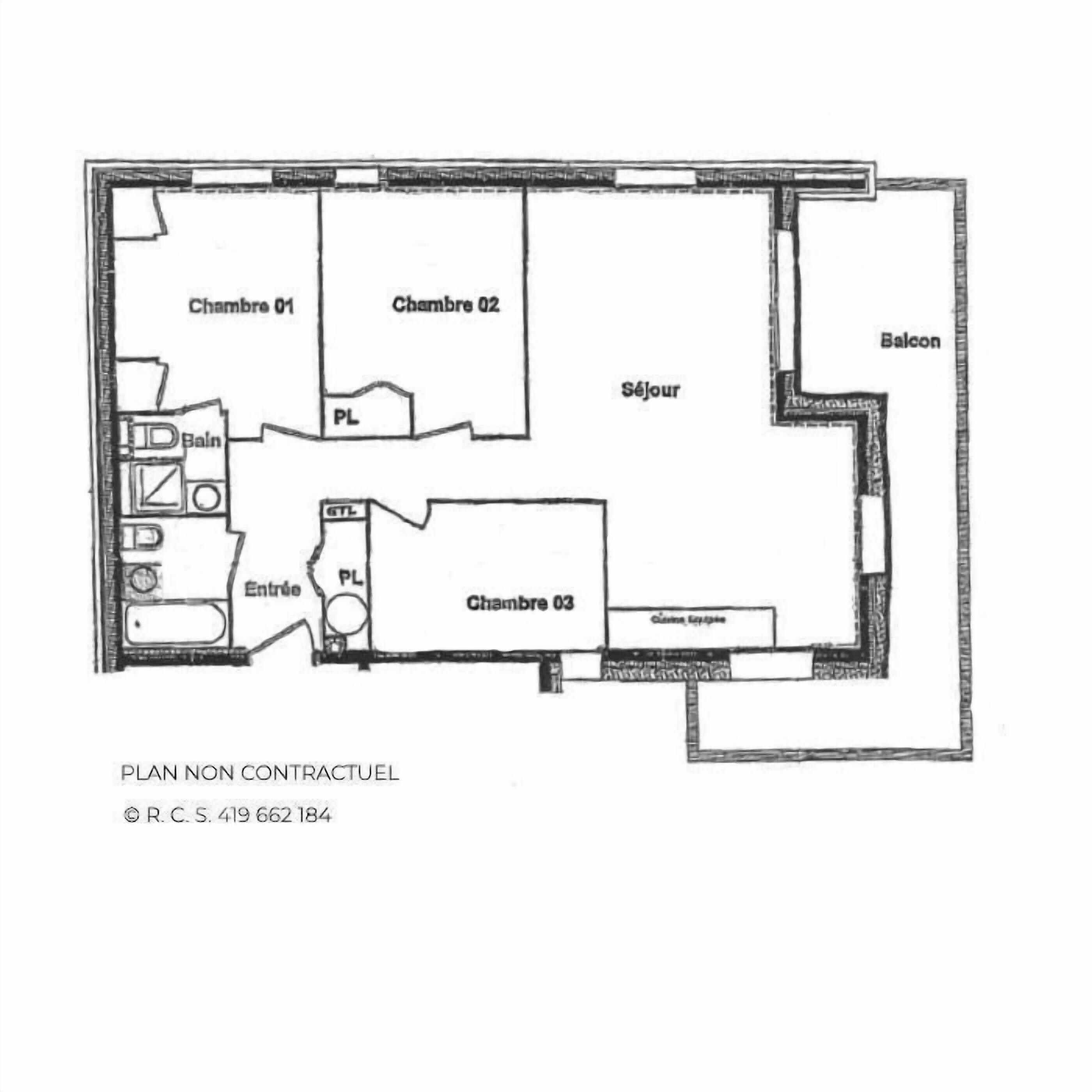 En planritning över ett hotellrum med tre sovrum, en balkong, en sittgrupp och ett badrum.