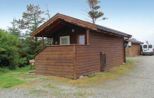 Beautiful home in Kleppe with WiFi