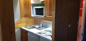 Fridge, microwave, oven, dishwasher - Ski-in/ski-out & foot of the slopes, 10th floor, view firs, balcony, tv, 29m², Les Arcs (Les Arcs)