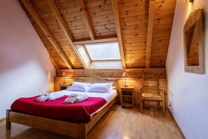 4 bedrooms, WiFi, bed sheets - 350m from shops, fitness, sauna, hammam, terrace, fireplace or stove, ski locker, 126m², Valloire (Valloire)