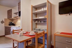 Dining - 50m from resort center, 2nd floor, balcony, 25m², Brides Les Bains (Brides-les-Bains)