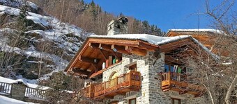 Chalet, wifi, ski-in/ski-out & foot of the slopes, fitness, sauna, terrace, balcony