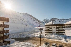 Exterior - 20m from ski slopes, 1st floor, view mountain, balcony, tv, ski locker, 40m², Tignes (Tignes)