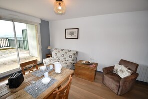 TV - Wifi, fitness, swimming pool, sauna, ski locker, 25-27m², Peyragudes (Germ)