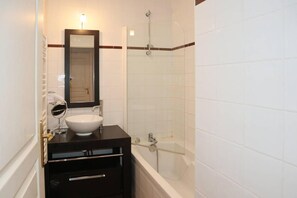 Bathtub