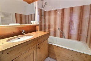 Bathtub