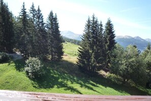 Property grounds - Ski-in/ski-out & foot of the slopes, 16th floor, view resort, tv, 29m², Les Arcs (Les Arcs)