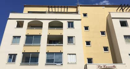 Bright apartment 4 minutes' walk from the beach