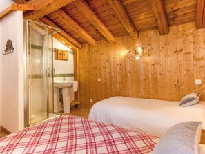 4 bedrooms, free WiFi - Chalet, sauna, terrace, fireplace or stove, parking, tv, 100m², Peisey-Vallandry (Peisey-Nancroix)