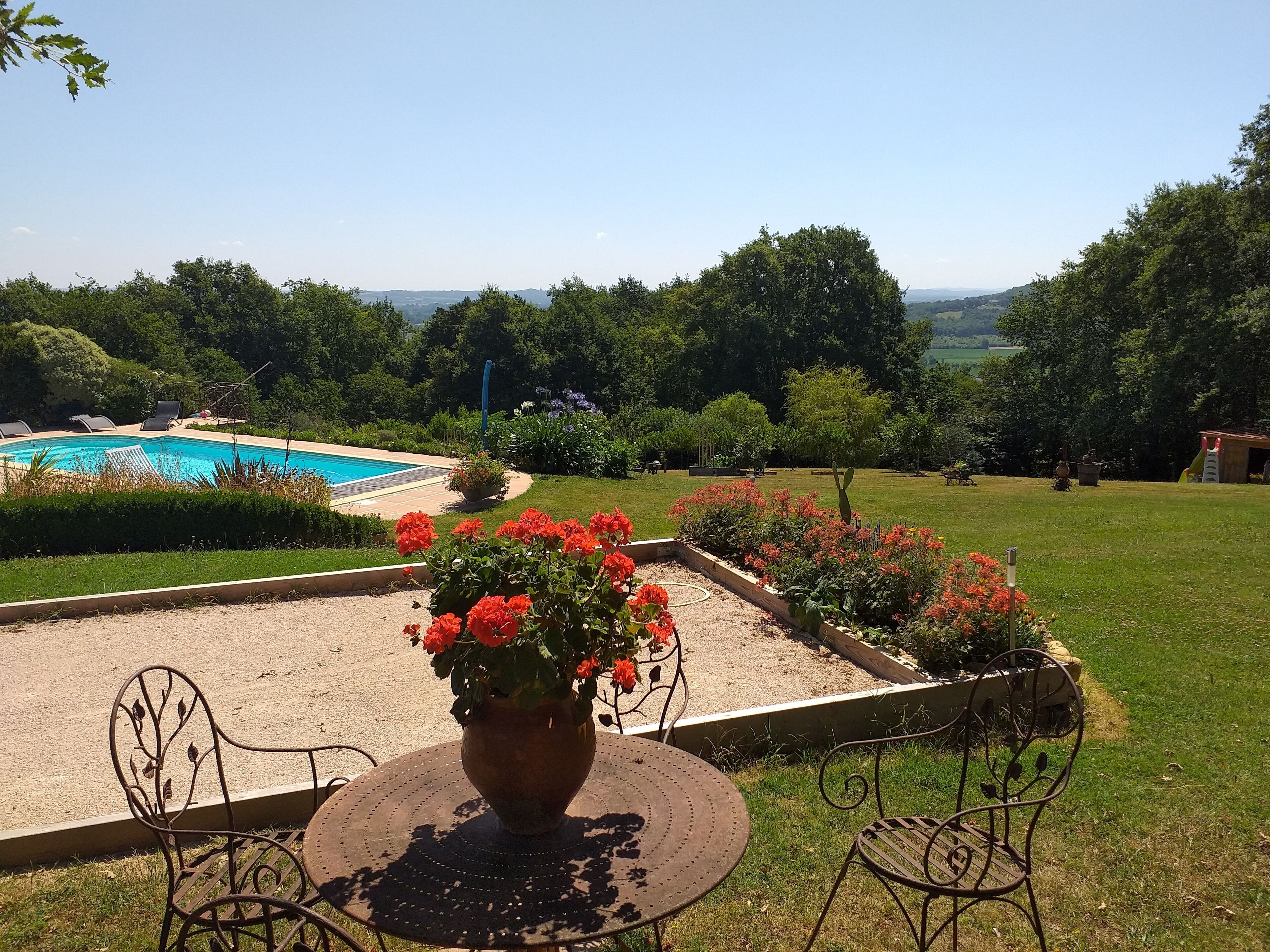 تناول الطعام بالخارج