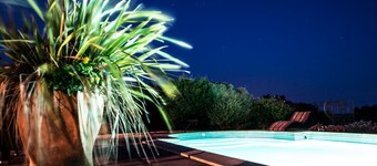 PROMO 15% A WEEK OLD RENOVATED BARN WITH POOL