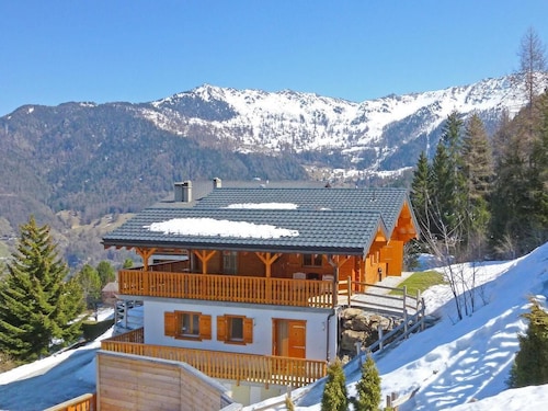 Landhaus, 150m bis zum stadtzentrum, sauna, terrasse, balkon, kamin oder ofen für holz