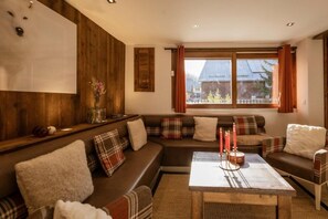 Living area - 300m from ski lifts, 1st floor, sauna, hammam, terrace, parking, ski locker, 120m², Valloire (Valloire)