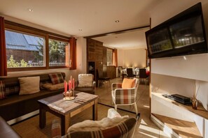 Living area - 300m from ski lifts, 1st floor, sauna, hammam, terrace, parking, ski locker, 120m², Valloire (Valloire)