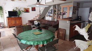 Dining - CHARMING HOUSE "L'OLIVIER" (aspiran)