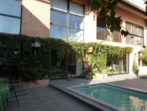 Indoor pool, outdoor pool