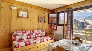 Interior - 3rd floor, tv, ski locker, 25m², Les Menuires (Les Menuires)