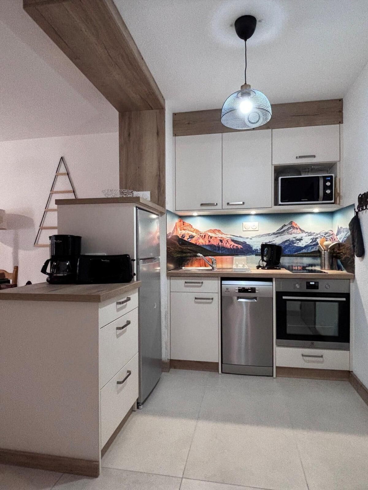 Køleskab, mikrobølgeovn, ovn, opvaskemaskine