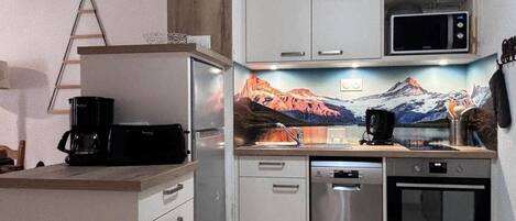 Køleskab, mikrobølgeovn, ovn, opvaskemaskine