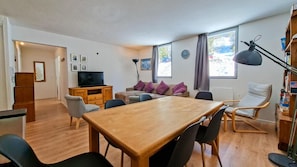 Dining - 100m from shops, 3rd floor, view mountain, tv, 60m², Flaine (Flaine)