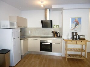 Fridge, oven, dishwasher