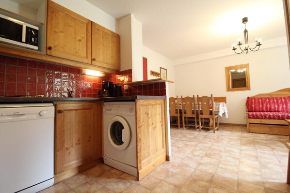 Køleskab, opvaskemaskine