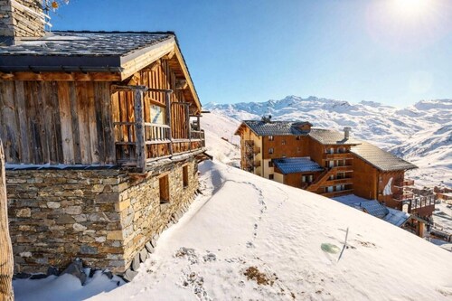 Chalet, Ground floor, view mountain, sauna, balcony, fireplace or stove, tv, ski locker, 213m²