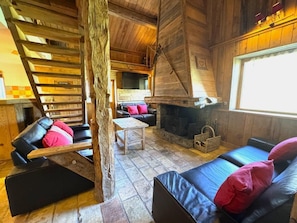 Fireplace - Chalet, Ground floor, view mountain, sauna, balcony, fireplace or stove, tv, ski locker, 213m² (Les Menuires)
