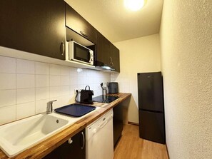 Fridge, microwave, dishwasher