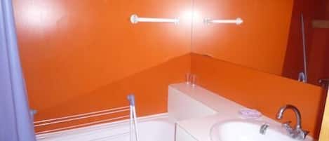 Bathtub