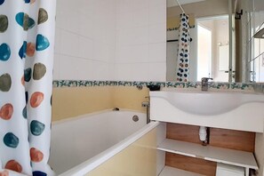 Bathtub