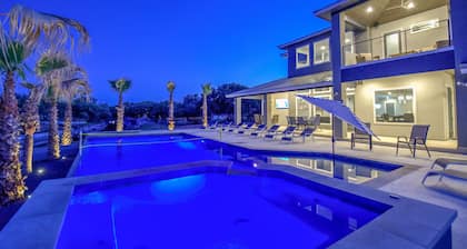 Resort by Lazy Haven, Hill Country on Lake LBJ, Sleeps 30, Sports Pool/Hot Tub