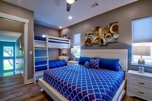 5 Schlafzimmer, Schreibtisch, kostenloses WLAN, Bettwäsche