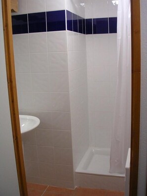 Bathtub