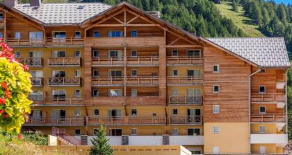 Wifi, 50m des commerces, remise en forme, piscine, sauna, hammam, balcon, télévision, casier à ski