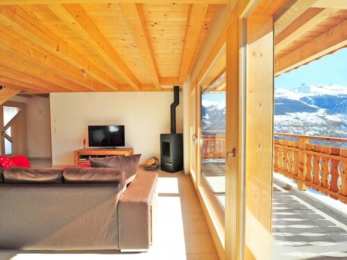 Chalet, wifi, 300m from ski slopes, terrace, balcony, fireplace or stove, parking, tv, 105m², Thyon