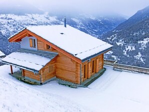 Exterior - Chalet, wifi, terrace, balcony, fireplace or stove, parking, tv, 105m², Thyon (Hérémence)